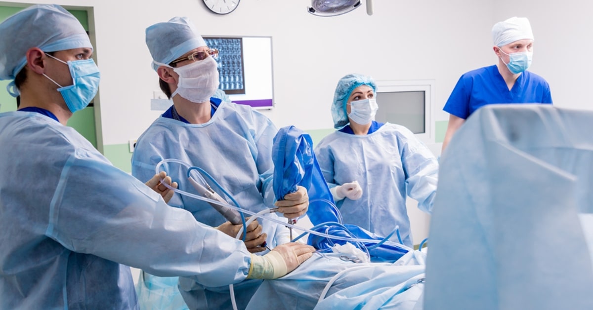 orthopedic surgeons in surgerey